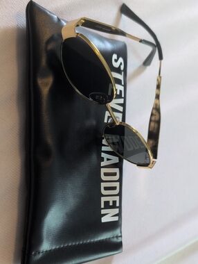 Steve Madden Gold Frame Black Lens Sunglasses